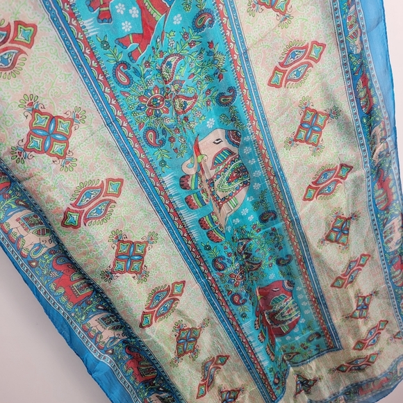 100% Pure Silk Elephant Scarf 68 X 20. - Picture 3 of 10